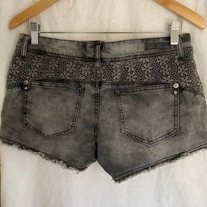 LEI Ashley Low Rise Jean shorts